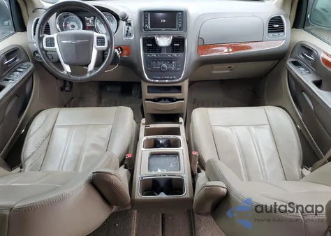 2015 Chrysler Town & Country Touring z USA, uszkodzony, nr VIN 2C4RC1BG0FR708276